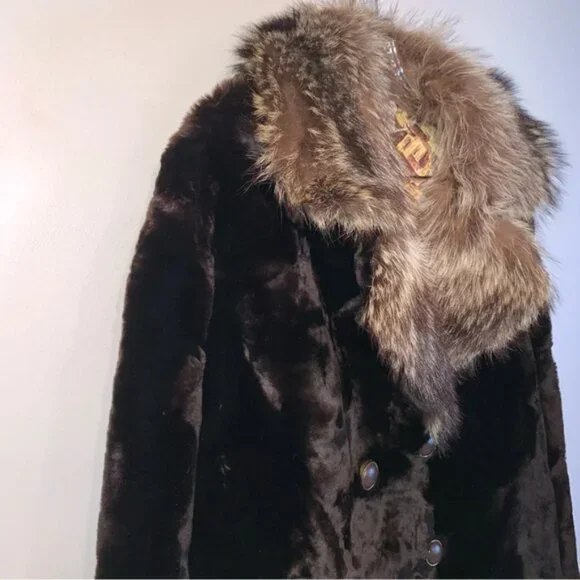 Vintage Daytons Calgary Fur Coat Mid Length - Picture 8 of 12